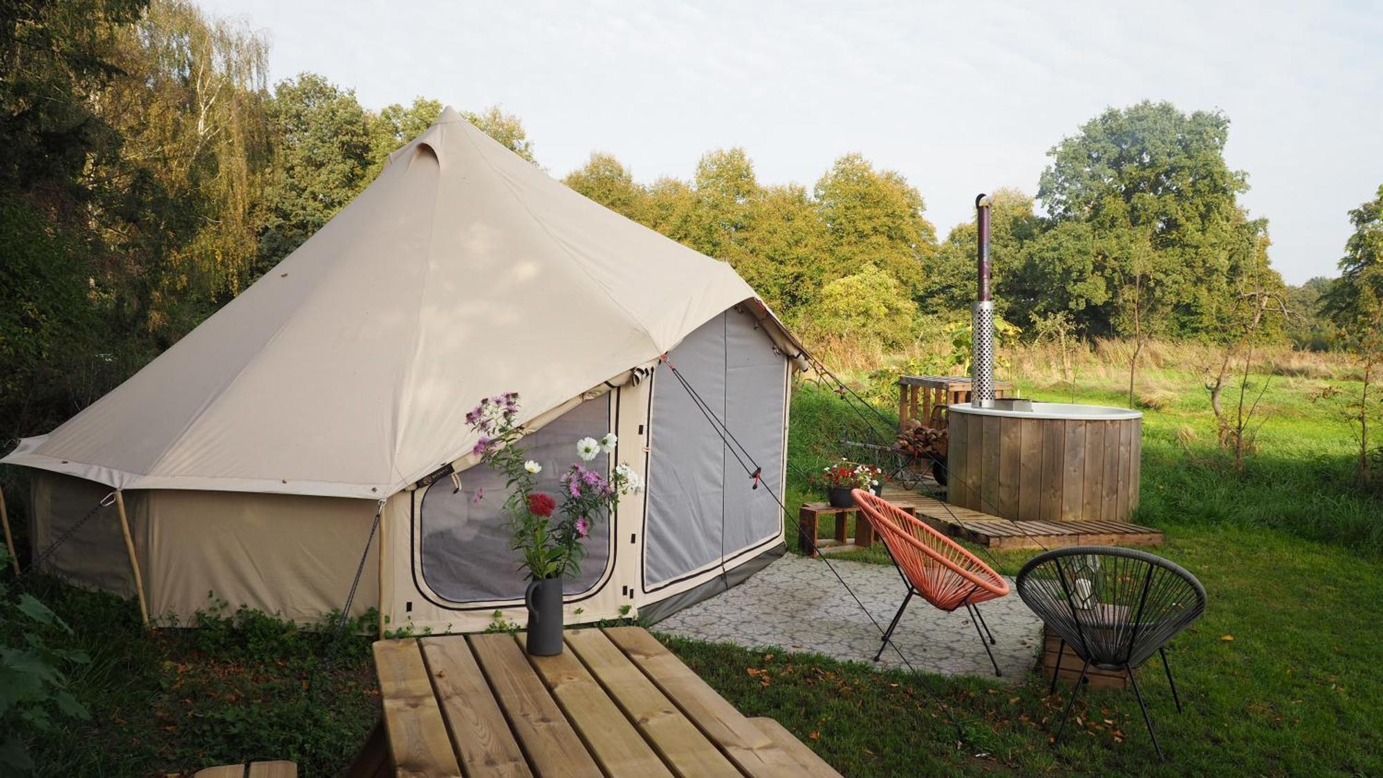 Bell Tent Deluxe Met Hot-Tub Hotel Nederweert-Eind Exterior photo